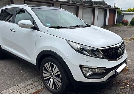 Kia Sportage 2.0CRDi 4WD 184PS Platinum Edition Weiß