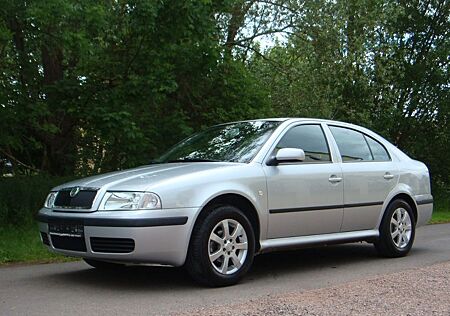 Skoda Octavia 1.6 Tour / Tüv 09-2026