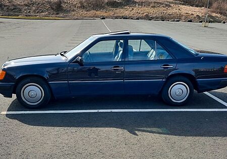 Mercedes-Benz 200 E W124