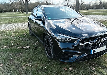 Mercedes-Benz GLA 250 4MATIC DCT -
