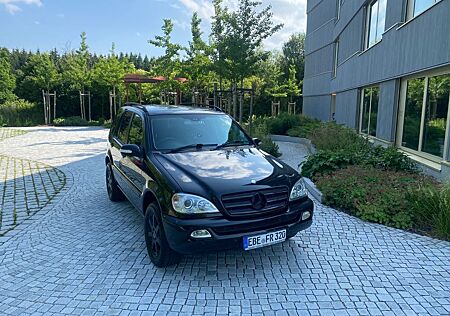 Mercedes-Benz ML 320 -