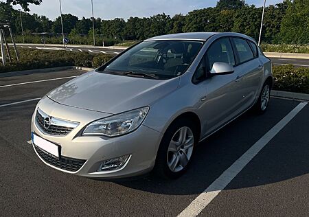 Opel Astra J 1.4 Turbo | 93.000 km | TÜV NEU