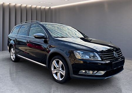 VW Passat Alltrack Volkswagen 2.0TDI 4Motion*DSG*AHK*LEDER*NAV