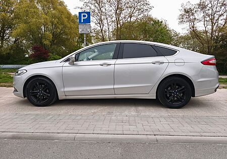 Ford Mondeo 2,0 TDCi 179PS Limousine VOLL Ausstattung