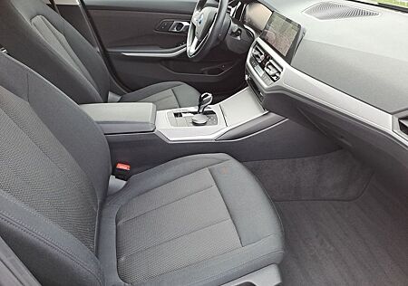 BMW 320e Advantage Automatik Aut. Klimaaut. PDC