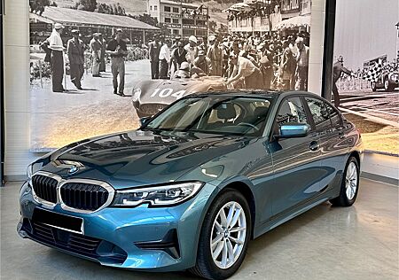 BMW 318d G20 - Automatik, Hed Up, LED, Holz. 1. Hd.,