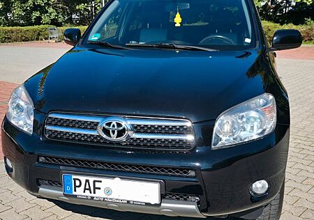 Toyota RAV 4 2.0-l-VVT-i 4x4 Sol Automatik Leder Top