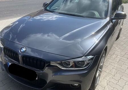 BMW 320d xDrive Touring M Sport Shadow Auto. M S...