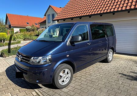 VW T5 Multivan Volkswagen AHK 8fach bereift