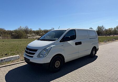 Hyundai H-1 Starex Kasten