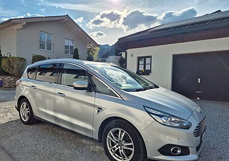 Ford S-Max 2,0 TDCi 110kW Titanium 7 Sitzer