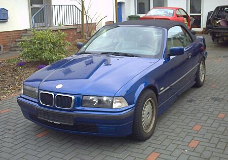 BMW 320i Cabrio Exclusiv Edition