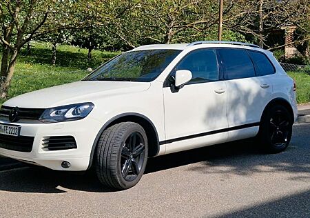 VW Touareg Volkswagen 3.0 V6 TDI Tiptr Exclusive BMT Terra...