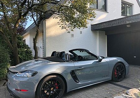 Porsche Boxster GTS 4.0 Arktikgrau 20 Zoll LED Bose Navi