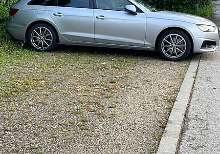 Audi A4 35 TFSI S tronic Avant -