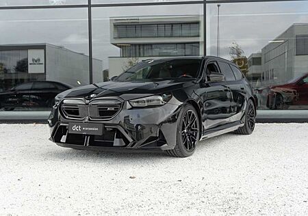 BMW M5 TOURING 4.4 V8 Hybrid B&W Pano Carbon VentilS