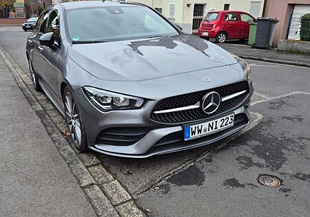 Mercedes-Benz CLA 250 Shooting Brake AMG Styling AMG Line
