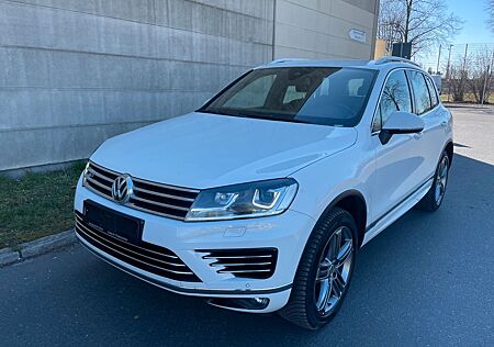 VW Touareg Volkswagen V6 TDI 4Motion*R-Line*Navi*Xenon*AHK*TOP