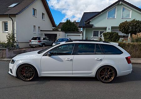 Skoda Octavia 2.0 TSI DSG RS Combi RS
