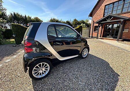 Smart ForTwo coupé 1.0 52kW mhd black limited blac...