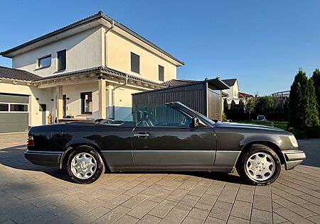 Mercedes-Benz E 320 Wunderschönes Cabriolet (H-Abnahme)