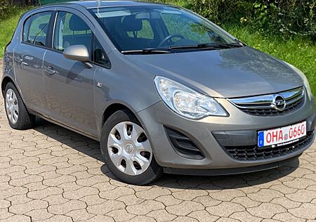 Opel Corsa D Satellite 1,2 Klimaanlage+5-türig !!!