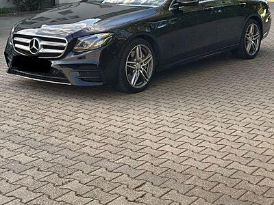Mercedes-Benz E 400 E Limousine E 400 4Matic AMG Line