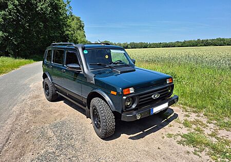 Lada Niva 5 Türer Bronto Edition