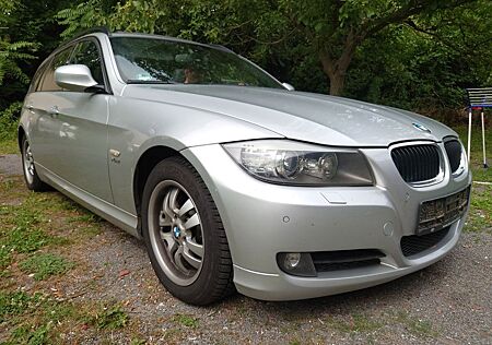 BMW 320d xDrive touring PANO STANDH LEDER XENON AHK
