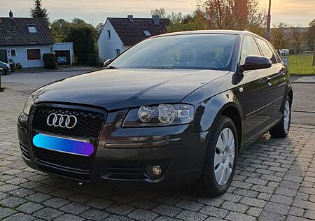 Audi A3 1.6 FSI Attraction Sportback Attraction