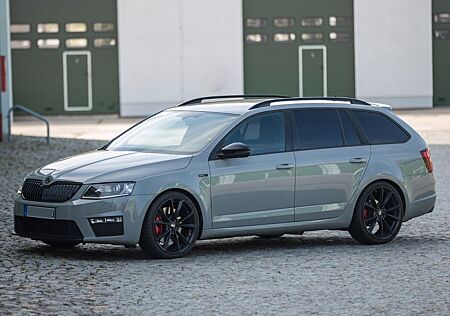 Skoda Octavia 2.0 TSI DSG RS Combi / TÜV Neu