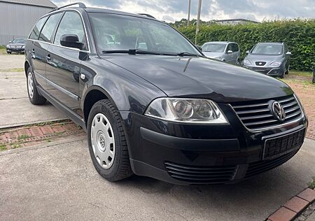 VW Passat Variant Volkswagen Basis TÜV NEU