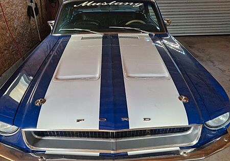 Ford Mustang Coupe
