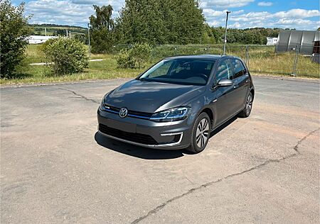 VW Golf Volkswagen e- *Winterpaket*ACC*Active Info*