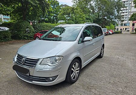 VW Touran Volkswagen 2.0 TDI Highline 7 Sitzer