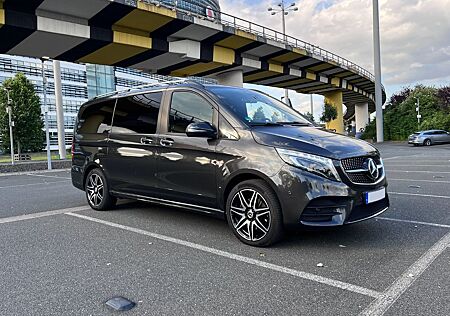 Mercedes-Benz V 300 V300d lang 4Matic AMG Pano Garantie uvm.