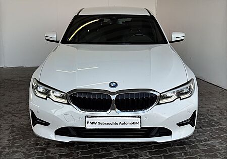 BMW 320e Lim. Advantage LiveCock.Laserl.DriveAss.SHZ