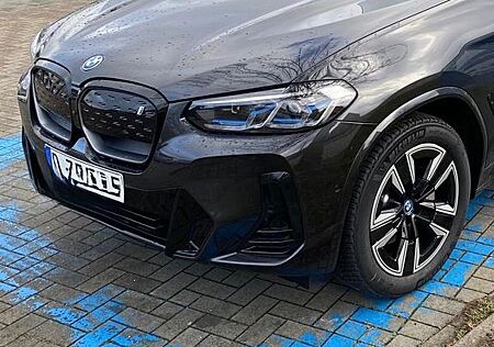 BMW iX3 IMPRESSIVE IMPRESSIVE