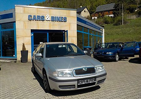 Skoda Octavia Lim. Tour 1. HAND!
