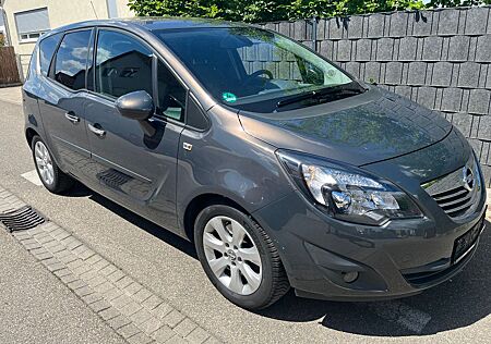 Opel Meriva B Innovation- Fahrradträger integriert