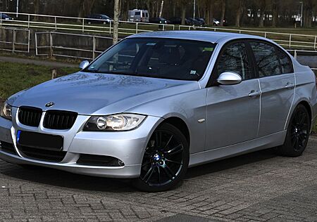 BMW 318i - Multimedia, Chamelion Rims, Maintained