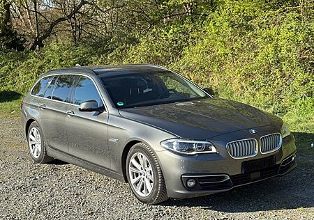 BMW 530d xDrive Touring StdHzg AHK HuD ACC LED Leder