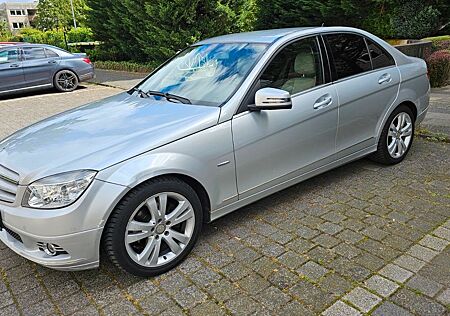 Mercedes-Benz C 180 CGI BlueEFFICIENCY Autom. TÜV SERVICE NEU