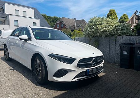Mercedes-Benz A 200 DCT -