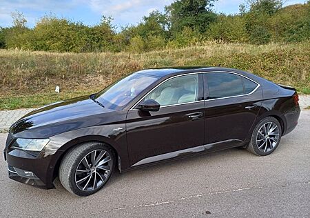 Skoda Superb 2.0 TDI SCR 140kW G tec DSG 4x4 Ambit...