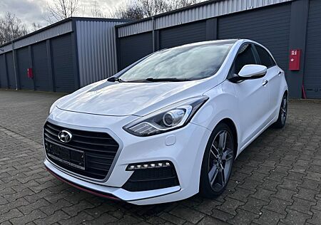 Hyundai i30 Turbo / 1-Hand /Panorama/ Kamera /Navi /