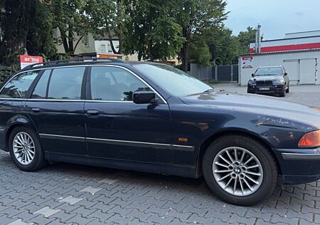 BMW 523i A Touring