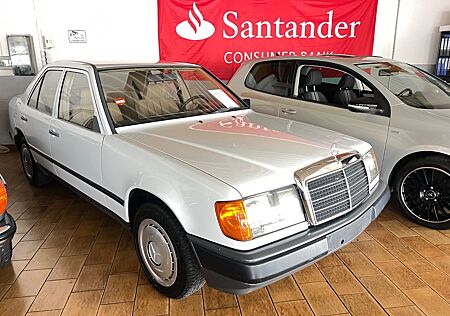 Mercedes-Benz 200 !!1HAND!1.LACK!!VOLLSCHECKHEFT!!