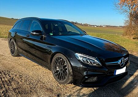 Mercedes-Benz C 63 AMG C63 AMG T-Modell - Drivers Package - Scheckheft