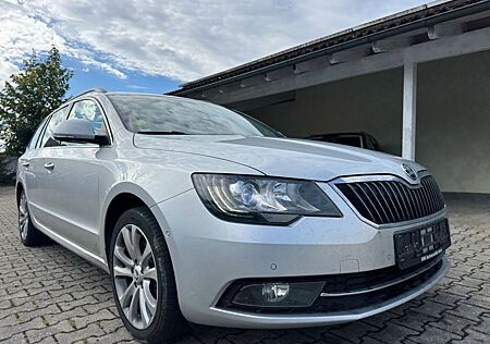 Skoda Superb Combi 2.0TDI DSG 4x4 Ambition AHK Xenon